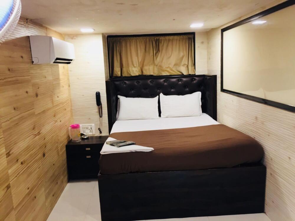 Hotel Qamar Mumbai Exteriör bild
