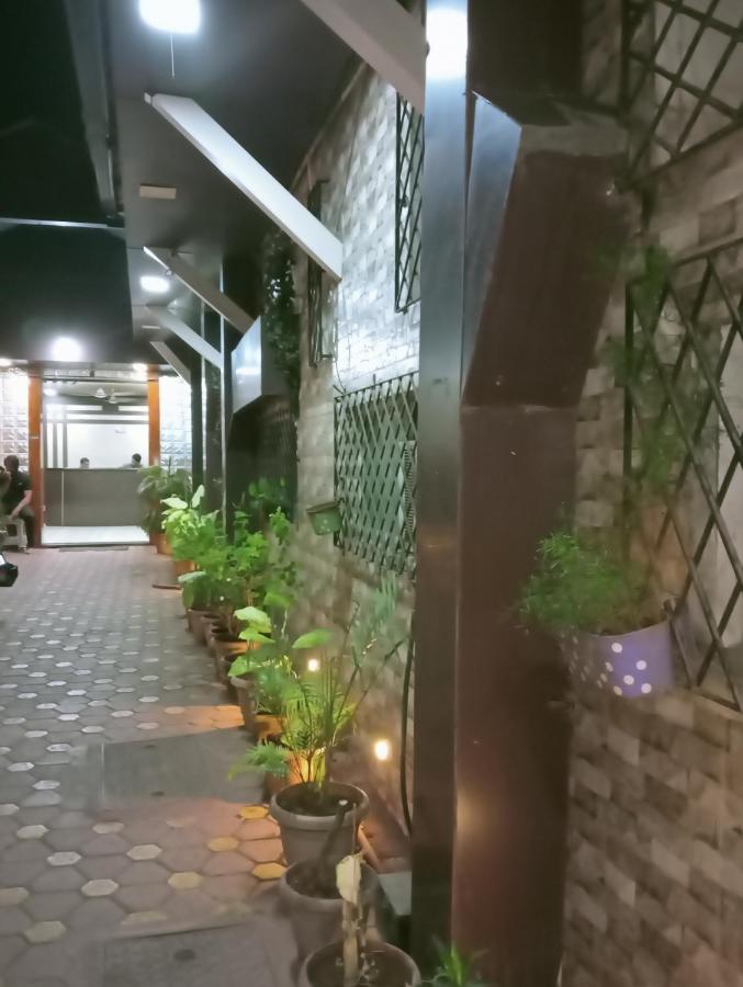 Hotel Qamar Mumbai Exteriör bild