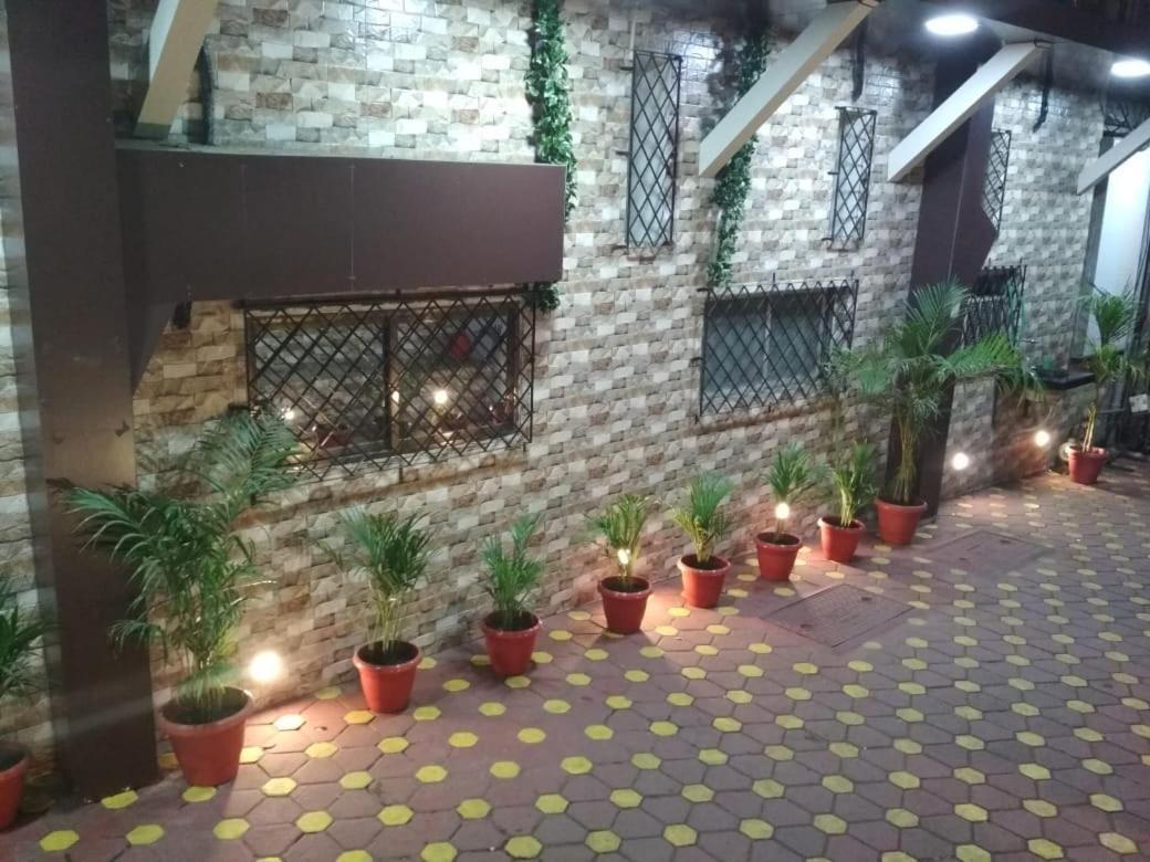 Hotel Qamar Mumbai Exteriör bild